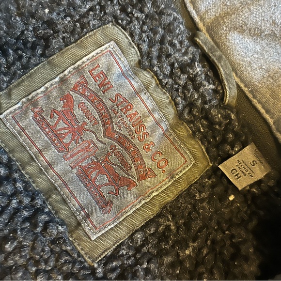 Levi’s Gren Olive Trucker Jacket - Picture 3 of 3